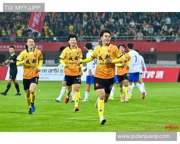 成都足球队在城市联赛中的耐力表现分析与点评